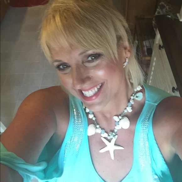 MEET THE POSHER - Picture 16 of 16